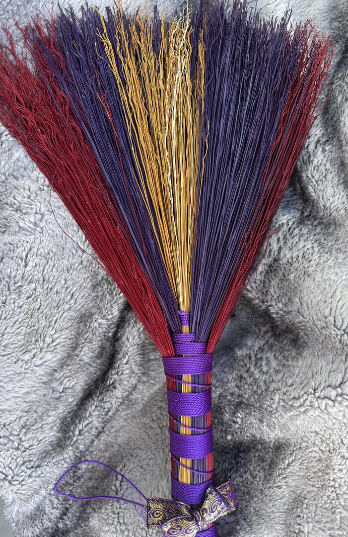 Whisk: Purple Red Yellow Hawktail