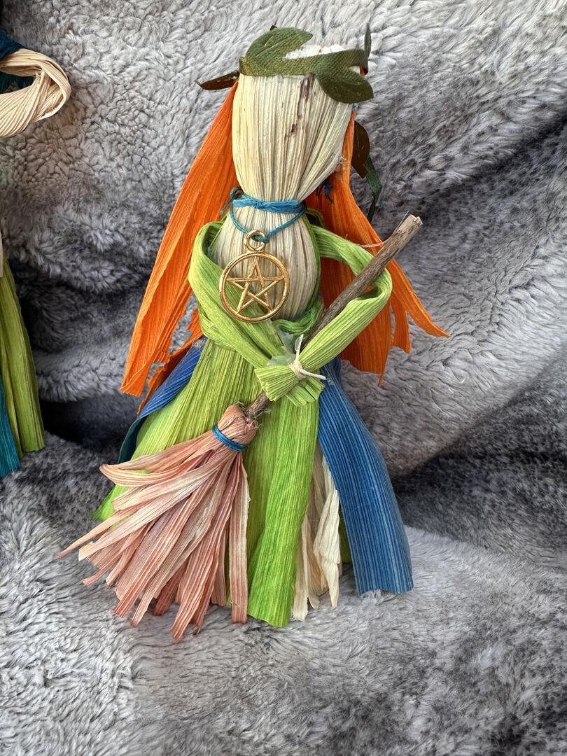 Kitchen Witch: Garden Witch